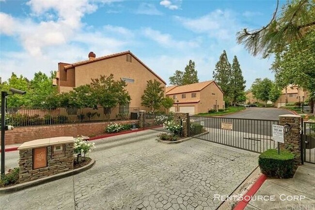 Foto del edificio - 28142 Seco Canyon Rd