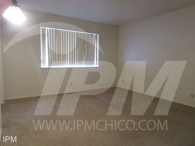 Foto del edificio - 3 br, 2 bath House - 988 Forest Ave