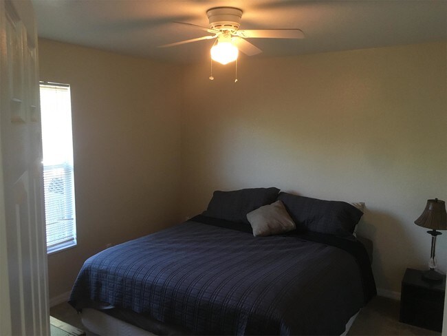 Foto del edificio - 5550 Birdsong Ln