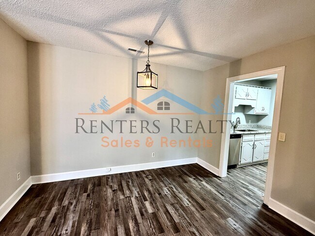 Building Photo - Beautifully Updated Condo Available Now!