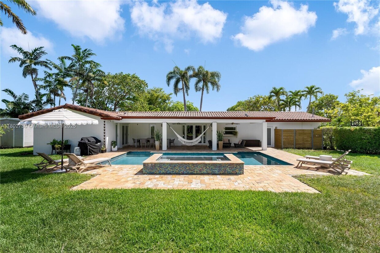 Foto principal - 8821 SW 176th St