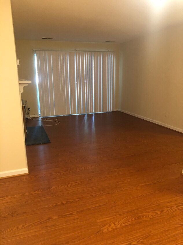 18239 Swiss Cir Unit 2, Germantown, MD 20874 Apartments in Germantown