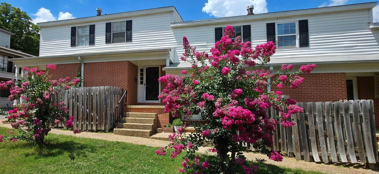 Foto principal - 5700 B St