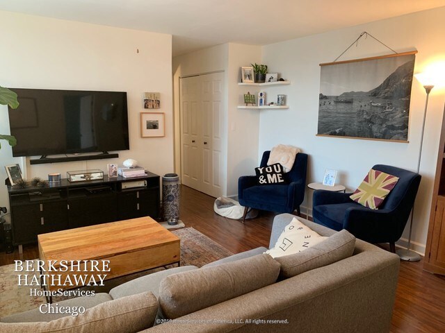 Foto del edificio - 2144 N Lincoln Park West Ave