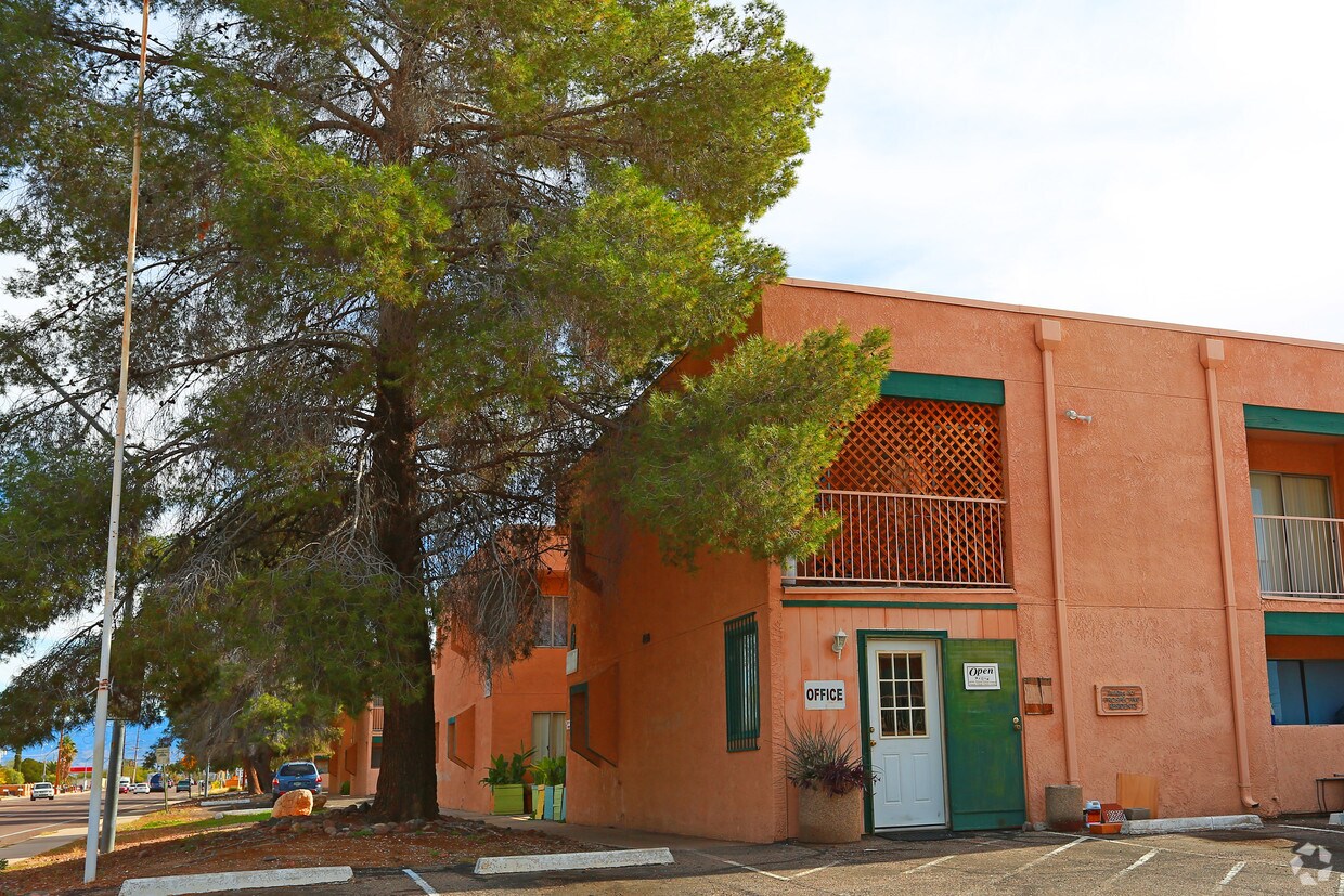 Pine Tree Village Apartments Tucson Az Apartments Com