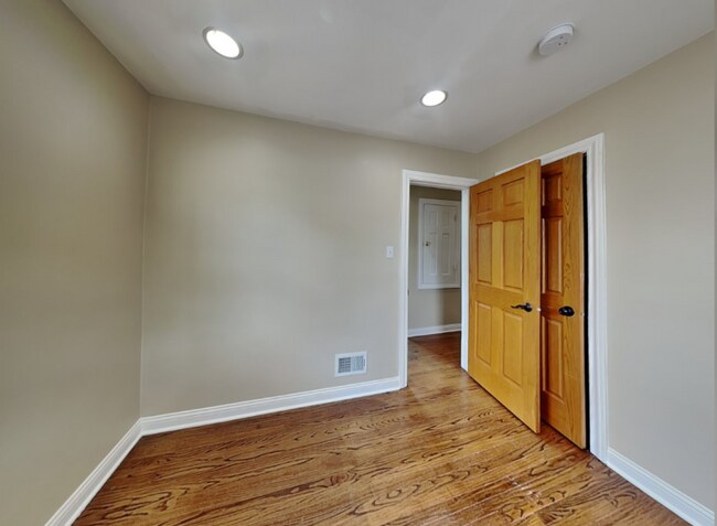 Foto del edificio - 2025 N 75th Ct