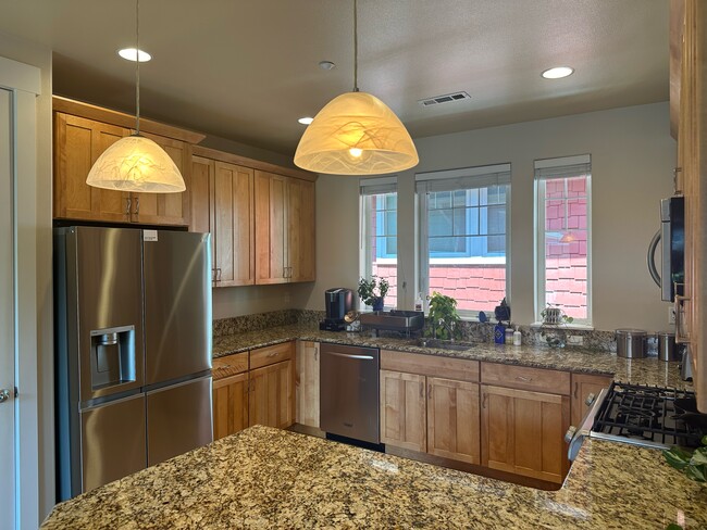 Foto del edificio - 2456 N Bogus Basin Rd