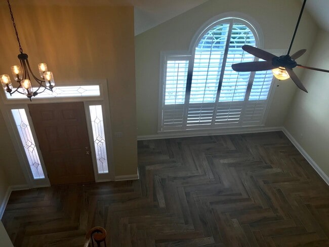 Building Photo - 1496 Oakmont Pl