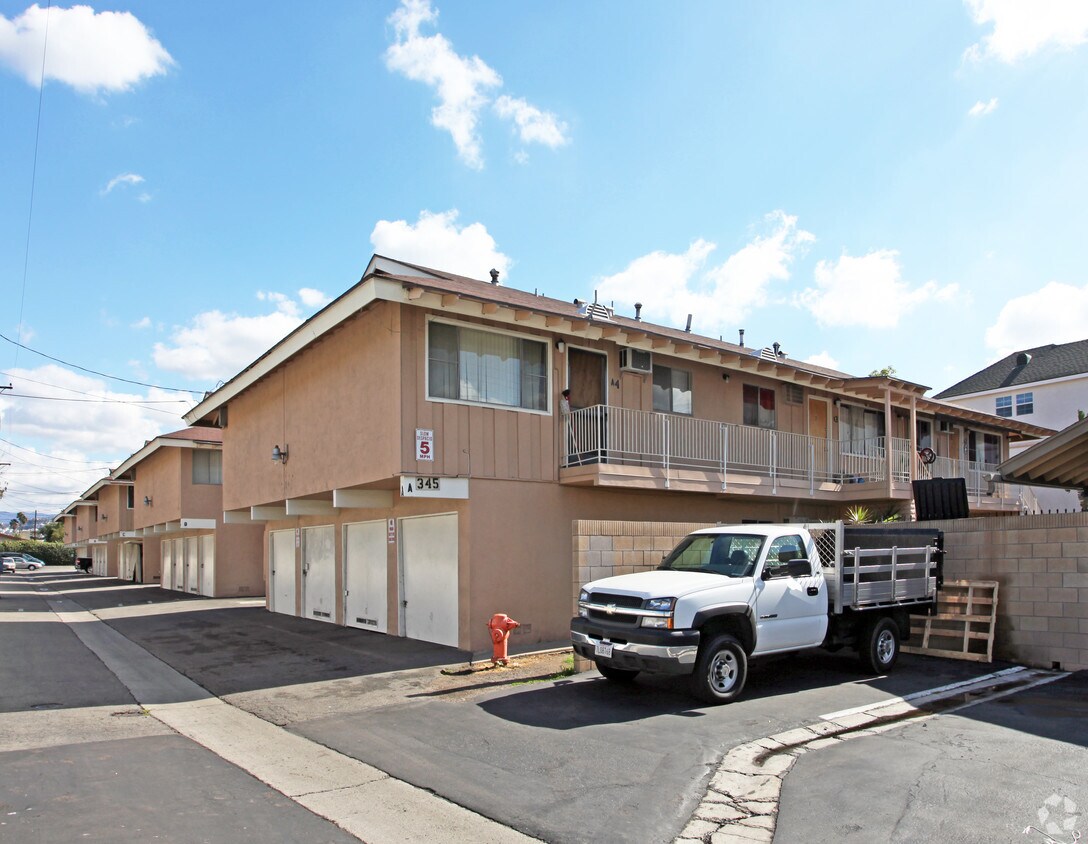 Foto principal - 345 S Tustin St