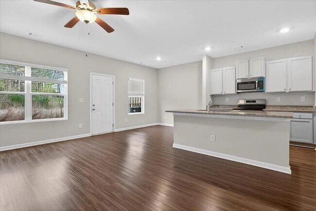Building Photo - 113 Brexley Dr
