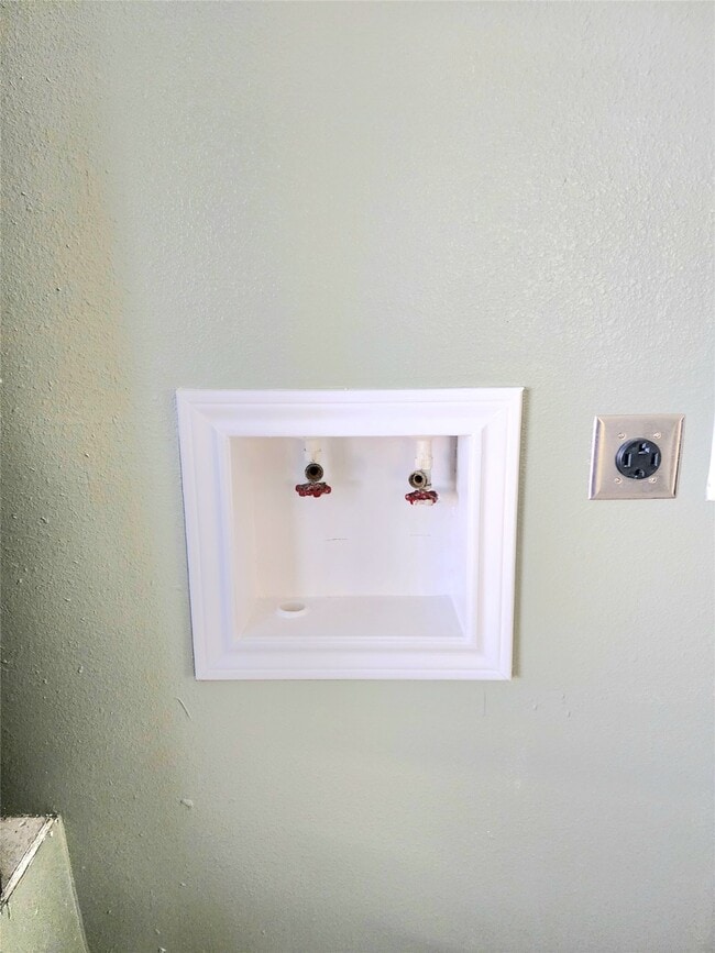 Building Photo - 3117 Christie St