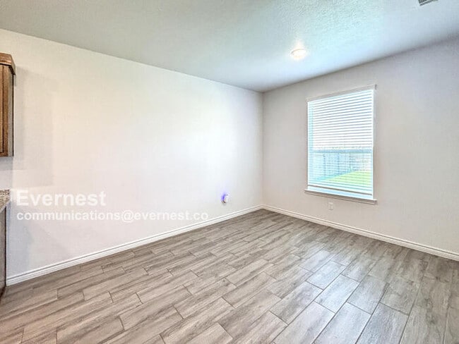 Building Photo - 8503 Glade Dr