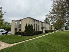 Building Photo - 641 W Park Ave