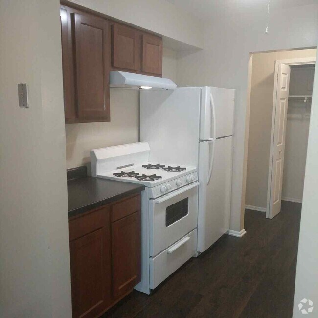 Livingston Park Apartments under 900 Minneapolis, MN 1 Rentals