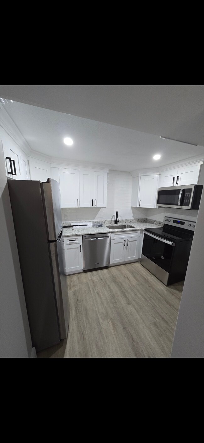 Building Photo - 121 Sweet Ln