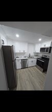 Building Photo - 121 Sweet Ln