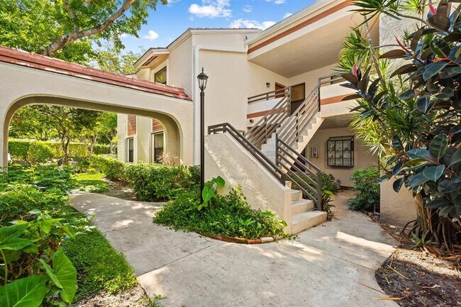 Foto del edificio - 9821 NW 3 St