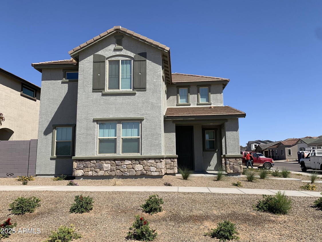 Primary Photo - 3712 N 99th Dr