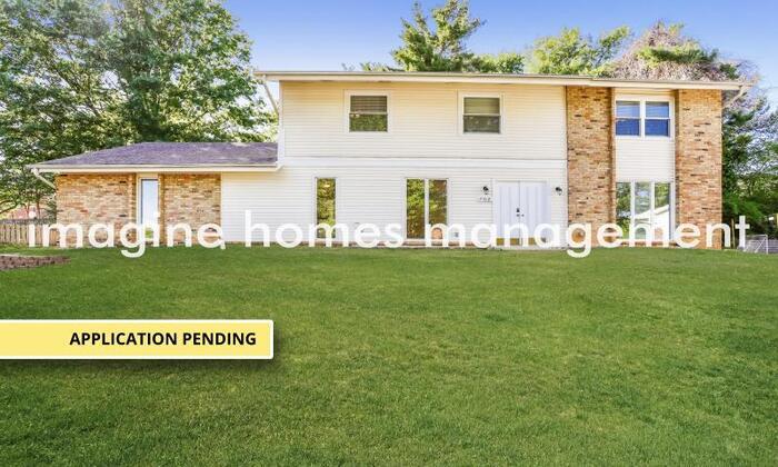Primary Photo - Parkway Schools - 5 Bed, 2.5 Bath