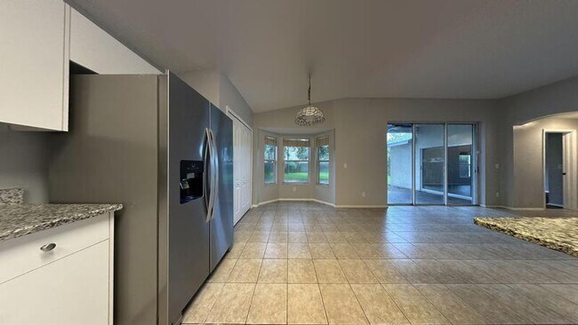 Foto del edificio - 4768 Ridgemoor Cir