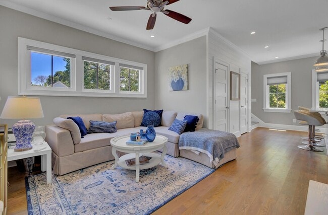 Building Photo - 315 Ashley Ave