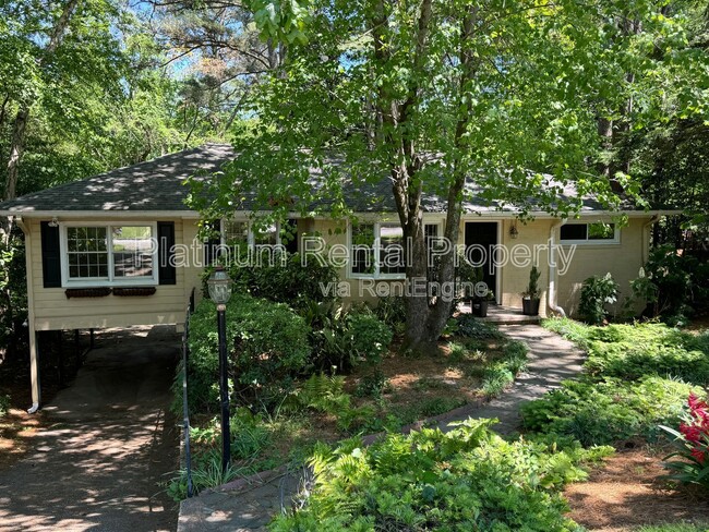 Building Photo - 383 Springdale Dr NE