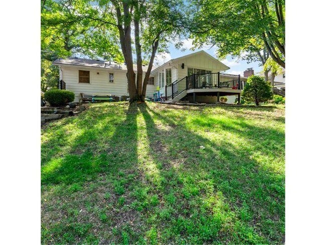 Foto del edificio - 4520 Vandervork Ave