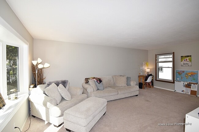 Building Photo - 9 S Northampton Dr