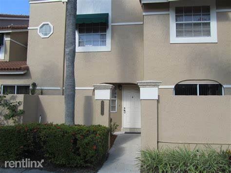 Primary Photo - 2 br, 2.5 bath Townhome - 6646 Via Regina ...