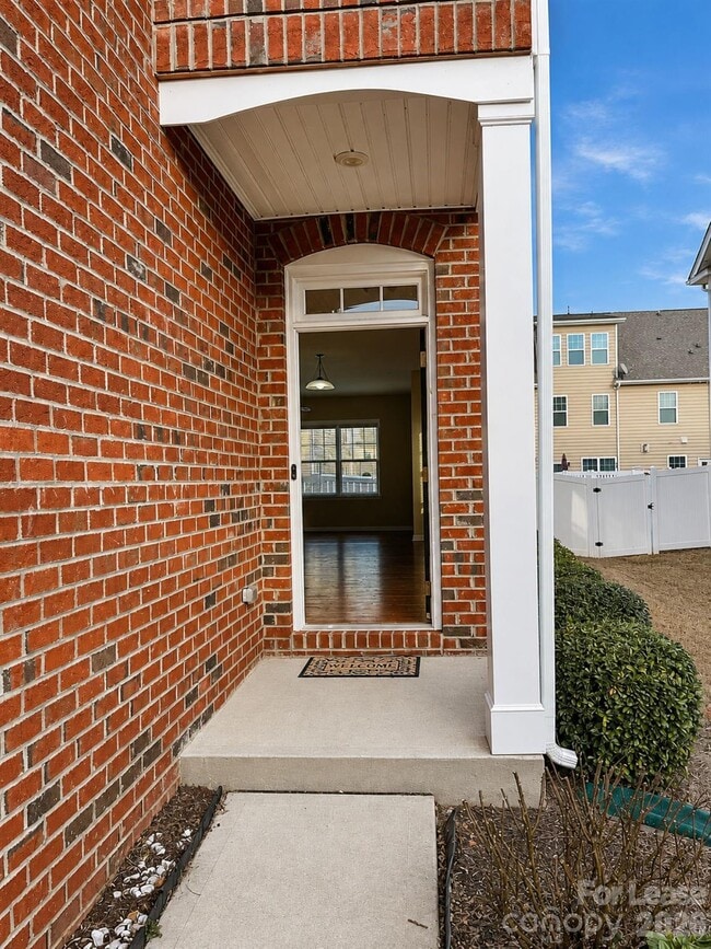 Building Photo - 107 Dellbrook St