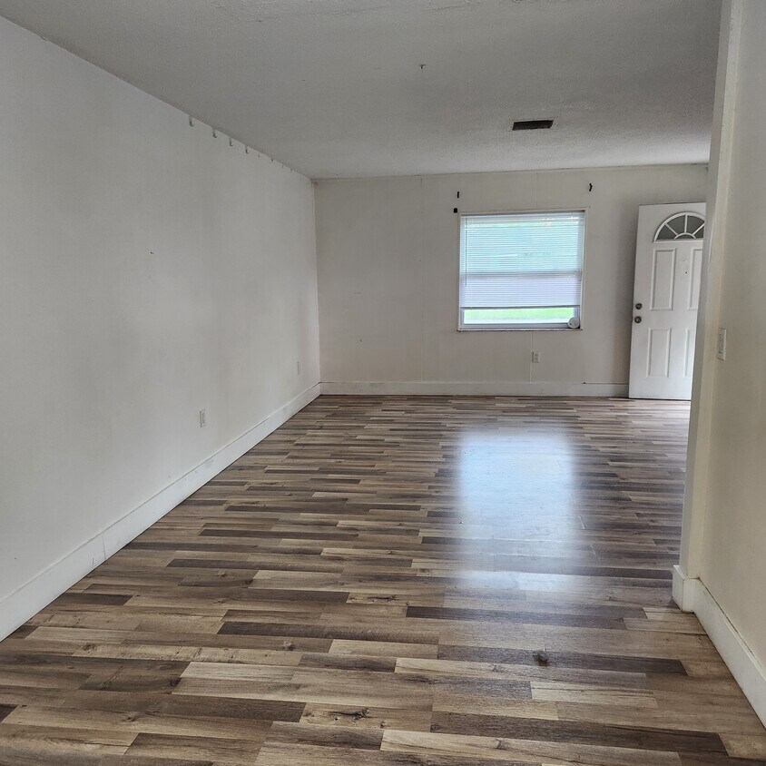 Foto principal - 2343 Weber St