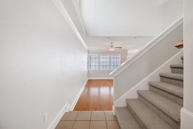 Foto del edificio - 6715 Windrift Way
