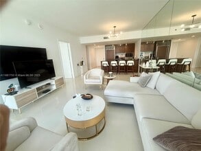 Building Photo - 475 Brickell Ave
