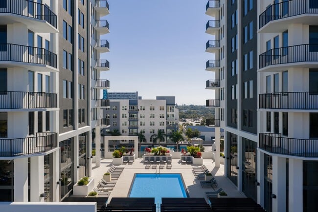 Building Photo - VIV