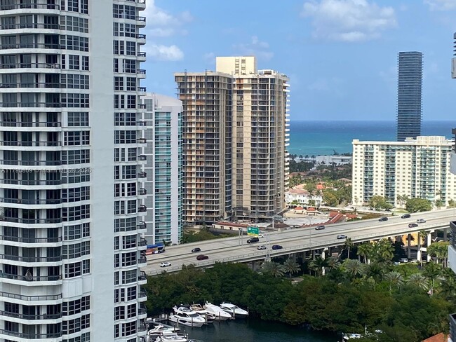Foto del edificio - 3530 Mystic Pointe Dr