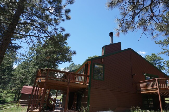 Foto del edificio - Ranch Style Mountain Home in Evergreen!!!