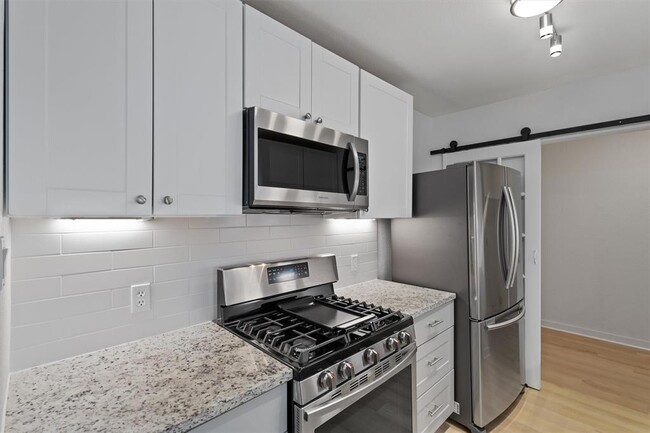 Building Photo - 8907 Creekmont Cove