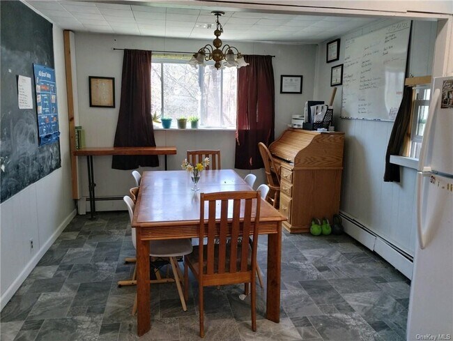 Building Photo - 959 Oregon Trail