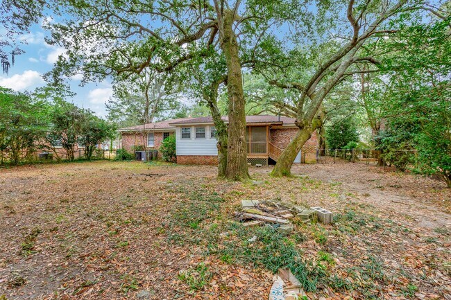 Foto del edificio - Located in the heart of West Ashley