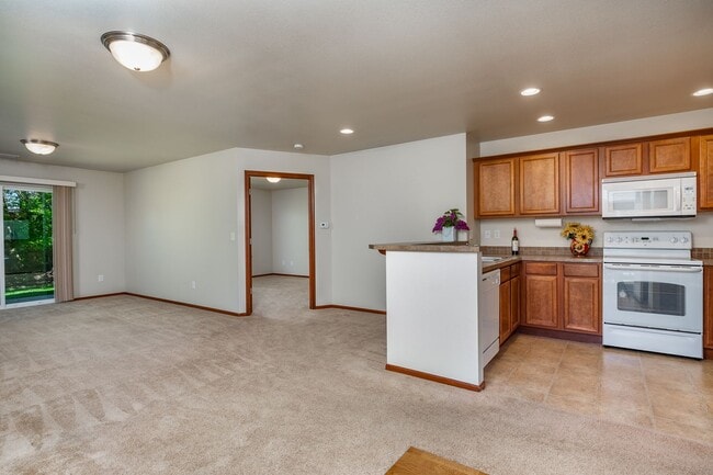 Building Photo - 2 Bed 2 Bath Home - 55+ Community Only