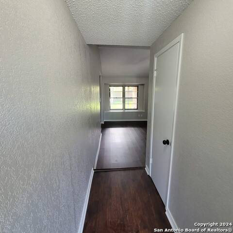 Foto del edificio - 14215 Ridge Point Dr