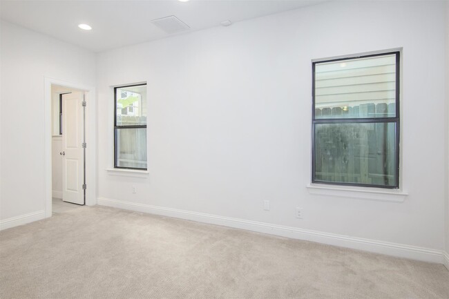 Foto del edificio - 1508 Johnson St