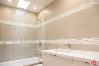 Building Photo - 508 Kings Rd