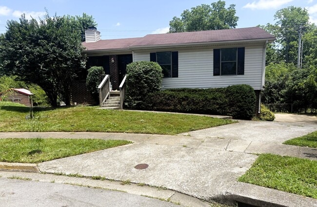 Photo - 3200 Caddo Lake Ct (Lexington, KY) House