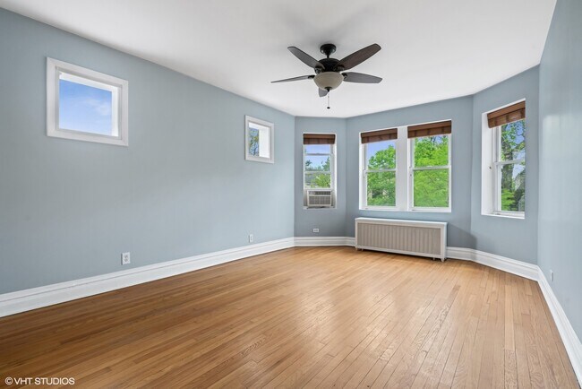 Foto del edificio - 2839 N Sawyer Ave