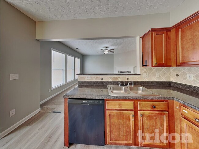 Foto del edificio - 1704 Chinaberry Ct