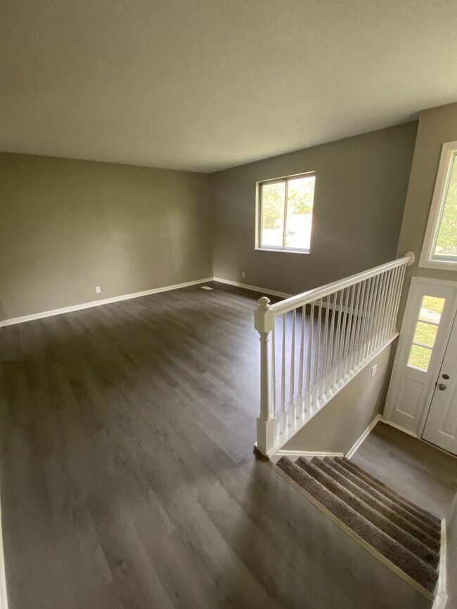 Foto del edificio - Airport Dr - 108