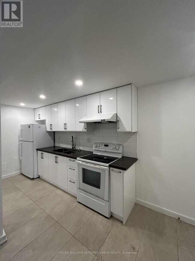 Photo du bâtiment - 198 Coxwell Ave