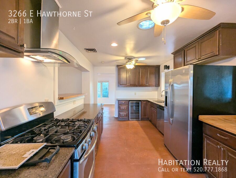 Primary Photo - 3266 E Hawthorne St