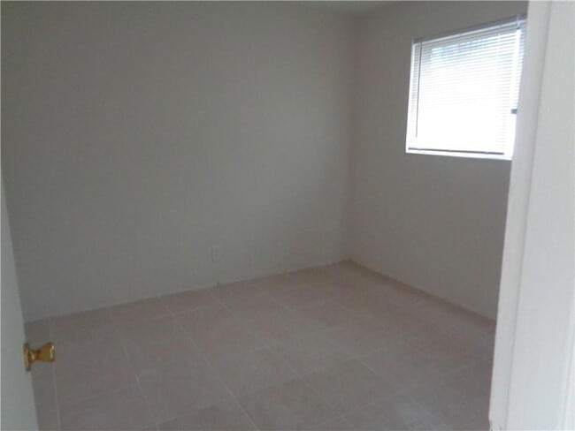 Photo - 633 NW 11th Ave Apartment